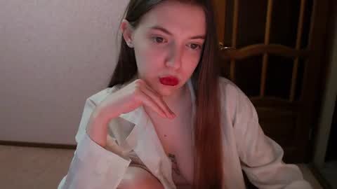 shiraha___rafieru online show from June 15, 9:15 pm