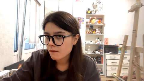 Marie online show from April 4, 2:27 pm