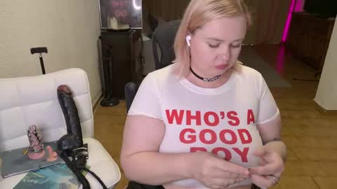 Mimi   online show from April 12, 1:25 pm