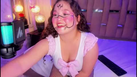 Shyly online show from October 21, 5:44 am