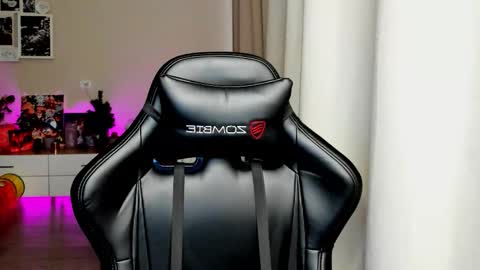 SIA online show from October 20, 2:03 am