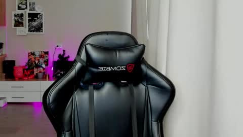 SIA online show from May 1, 2:37 am