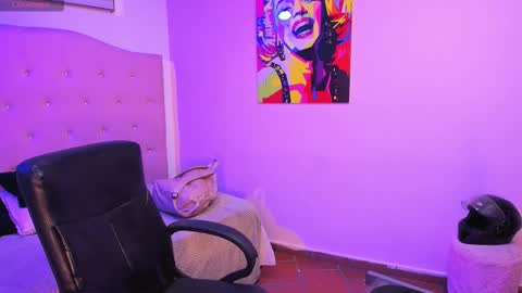 SIENNA  online show from March 12, 12:30 pm