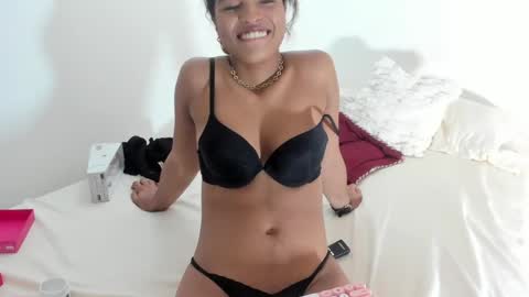 sienna_glow online show from May 14, 4:57 pm