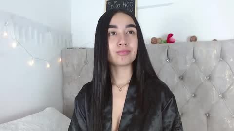 Amber online show from December 5, 5:47 pm