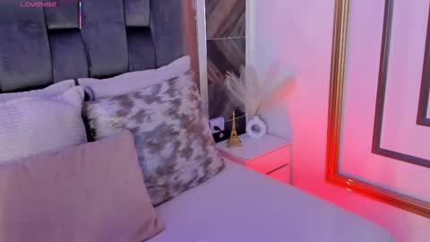    online show from November 18, 11:26 pm