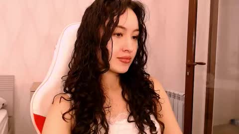 silk_ann online show from December 18, 6:51 am