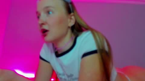 Mila online show from September 16, 8:33 am