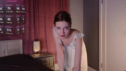 silly___woman online show from February 3, 7:40 pm