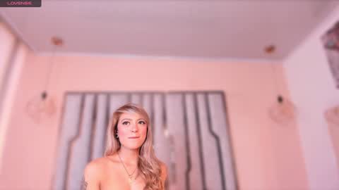 Silvy Layton online show from December 6, 10:18 pm