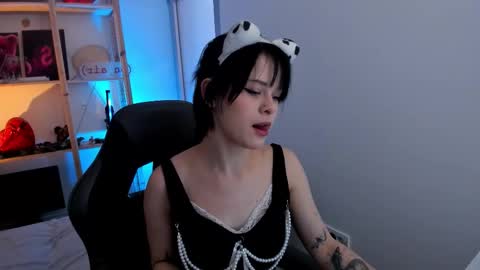 Wendy help me get get 69 likes  online show from February 6, 7:34 am