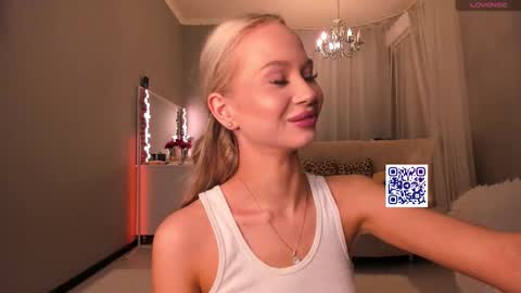 Naomi online show from October 19, 2:52 pm