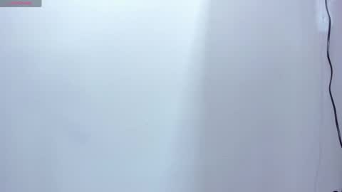 sirenyrouss online show from May 8, 3:43 am