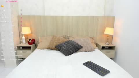 Emily Rojas online show from September 19, 7:46 pm