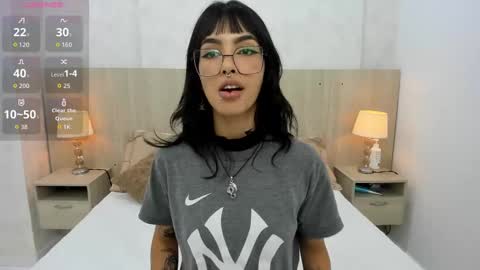 Emily Rojas online show from October 9, 3:32 am