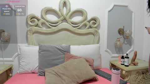 SkinnyGirl online show from October 6, 7:29 pm