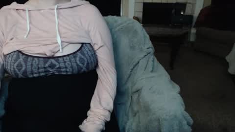 SKYLE   online show from March 30, 6:51 pm