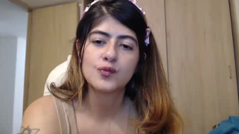 Skyler online show from March 2, 2:19 am