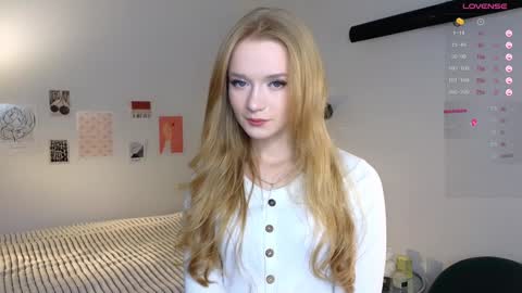 Aurora online show from February 8, 6:44 pm