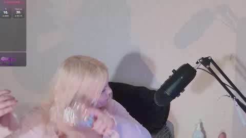 SleepyHeadCat online show from March 10, 8:46 pm