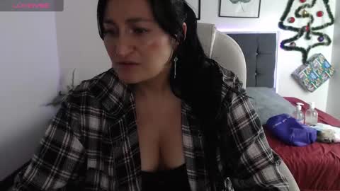 S L E Y online show from December 23, 3:40 am