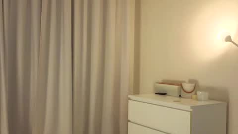 Lily online show from November 14, 1:55 pm