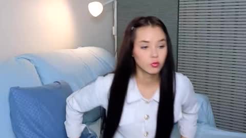 Lily online show from September 10, 1:11 pm