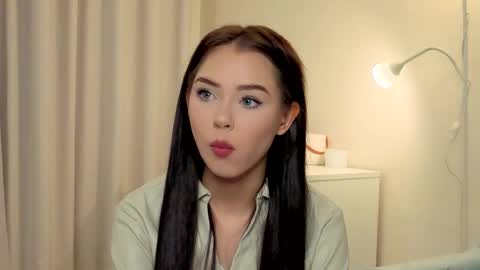 Lily online show from October 12, 3:47 pm