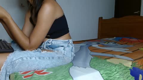 smallflorecita online show from January 12, 7:53 am