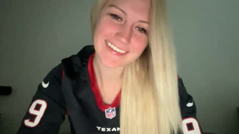 smexxii93 online show from December 1, 4:42 pm