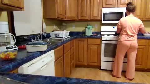 smoothmove1215 online show from October 21, 12:14 am