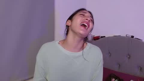 IG     OF red moonn online show from September 19, 4:55 am