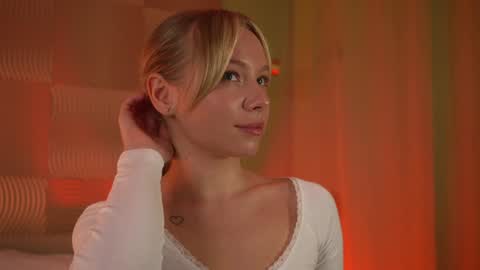 Candice Snow online show from December 28, 1:17 pm