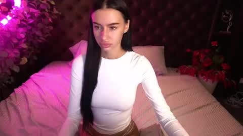 snow_whiteeex online show from October 21, 5:44 am