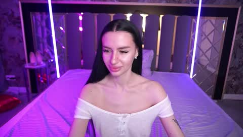 snow_whiteeex online show from March 15, 7:21 am