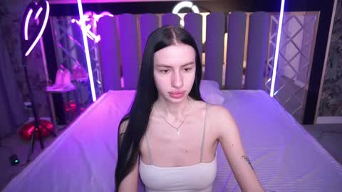 snow_whiteeex online show from April 11, 5:57 am