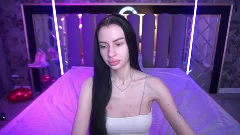 snow_whiteeex online show from April 9, 5:43 am