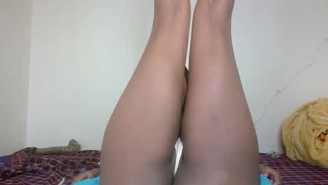 snowfox254 online show from November 15, 2:45 am