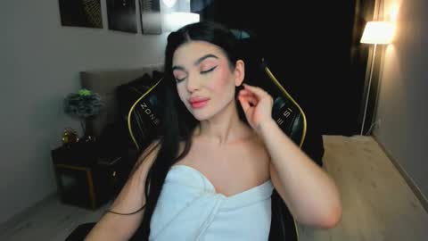 snowingwinter online show from February 12, 5:53 am