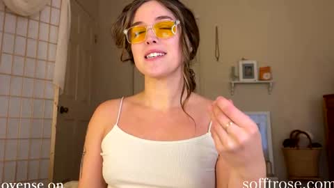 Julia    online show from January 5, 12:09 am