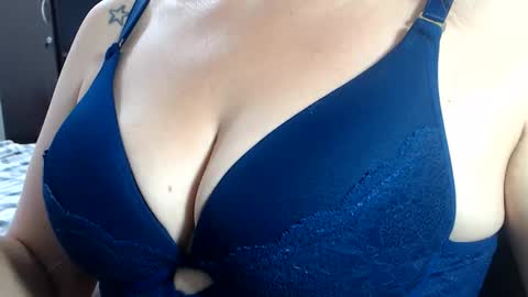 Sofa Castellanos online show from June 1, 3:14 pm