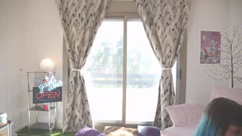 Sofi Mora online show from February 8, 3:21 pm