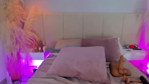 SOFIA PAMELA online show from October 1, 7:41 pm