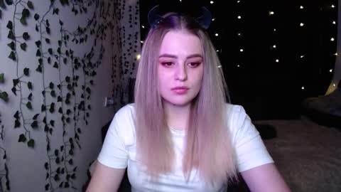 sofia_rosemary online show from March 7, 4:11 pm