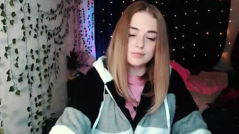 sofia_rosemary online show from September 30, 1:50 pm