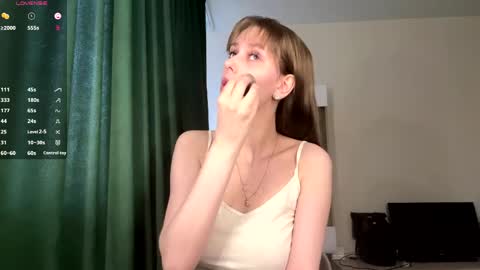 Hi My name is Sofia Welcome to my room Please thumbs up - its important online show from April 5, 4:11 am