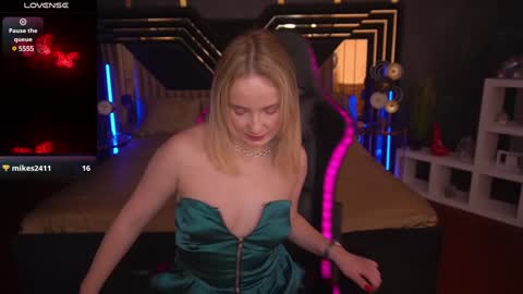 Sofie online show from February 4, 10:13 pm