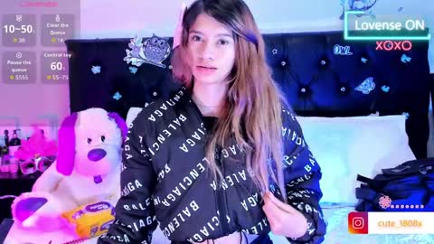 sofiia cute  online show from April 2, 4:21 am