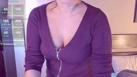 Emily online show from October 22, 5:18 pm