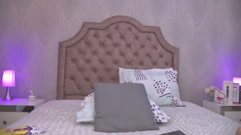   online show from September 28, 6:42 am